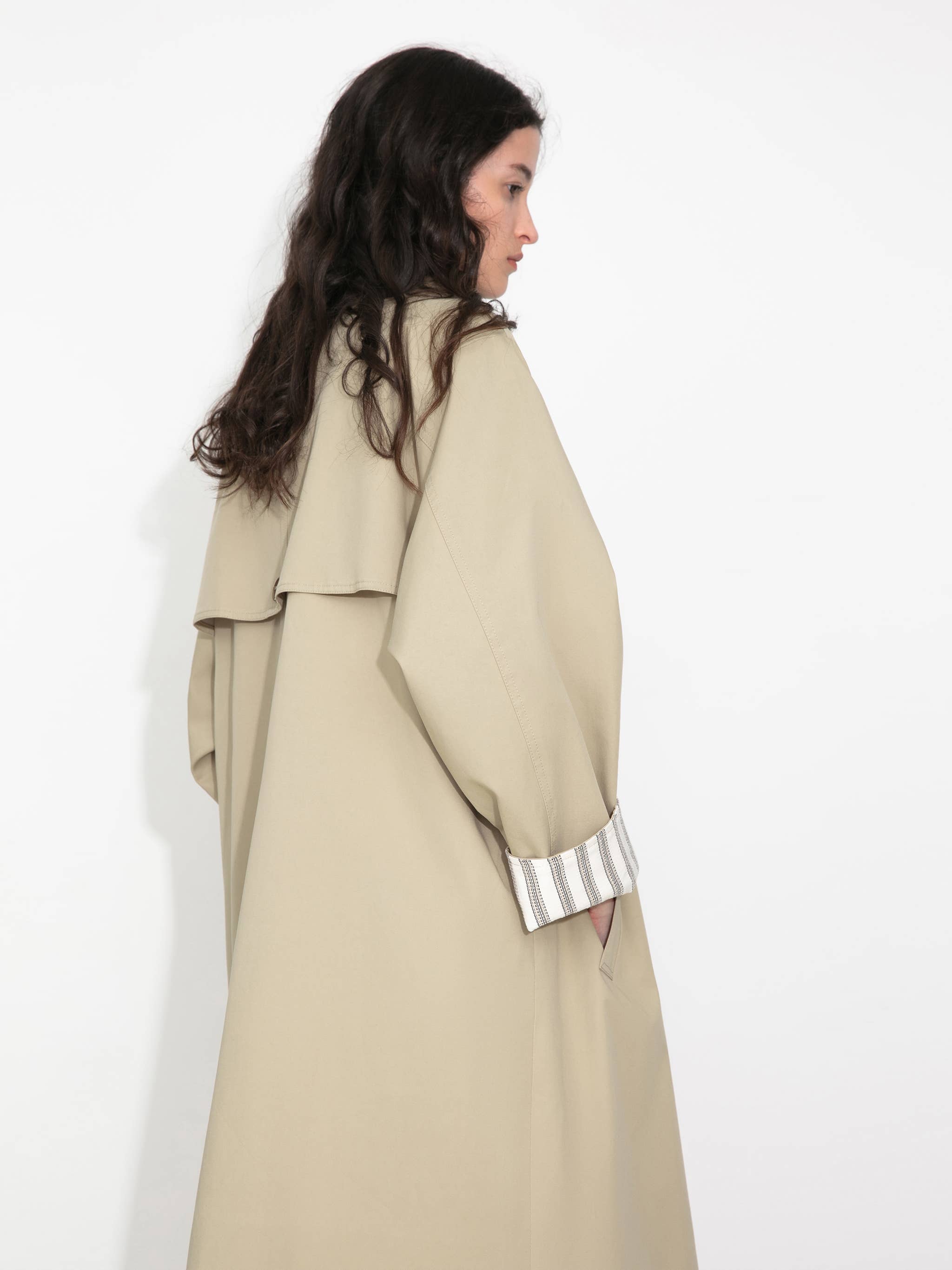 CUBIC - Wholesale Trenchcoat - Dames - Macintosh trenchcoat met gestreepte voering16