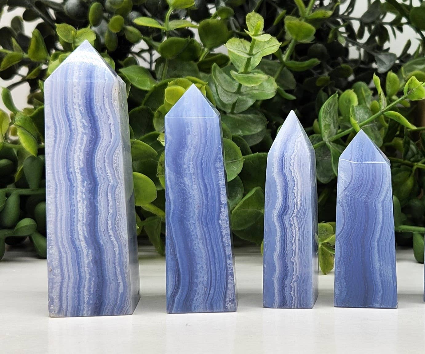 Meraki Gemstones – Engroshandel Spirituelle sten og krystaller – Blue Lace Agate obelisktårne i 0,5 lbs trin5