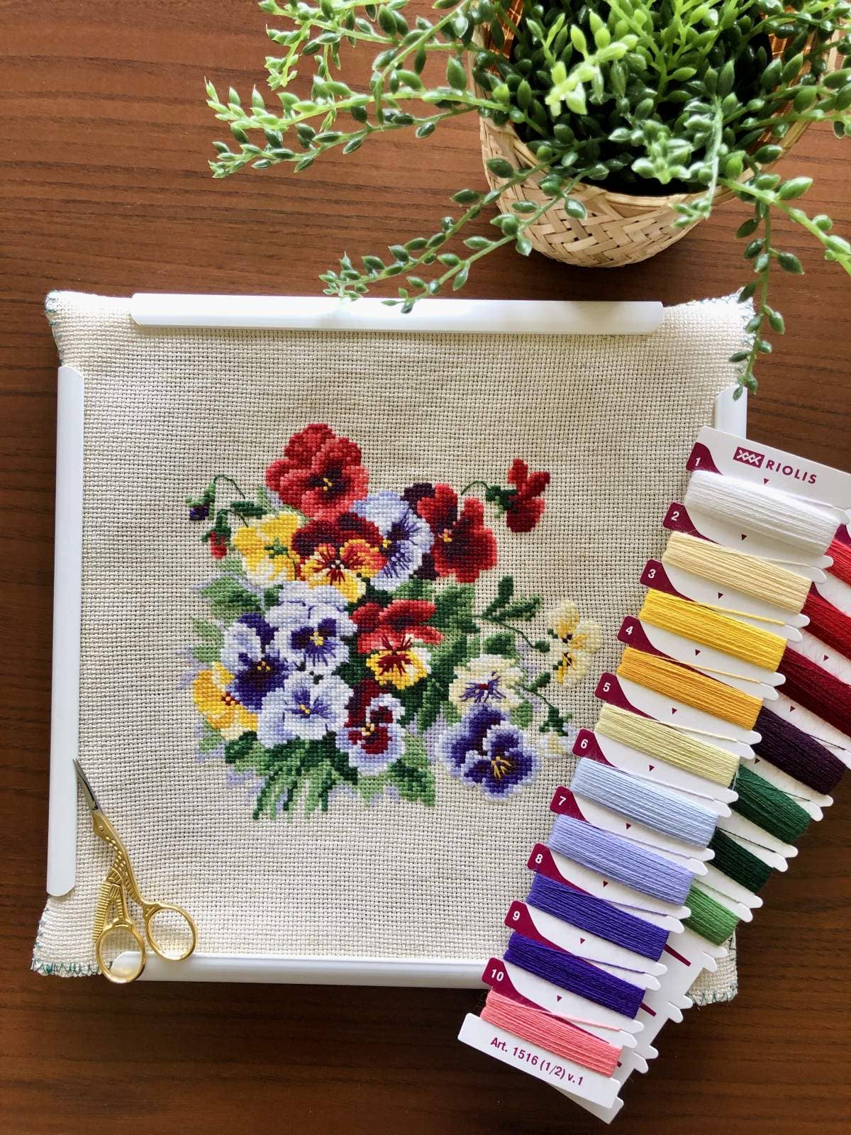 RIOLIS - Wholesale Embroidery/Cross Stitch Supplies - Cross Stitch Kit From Riolis 1516 Pansy Medley5