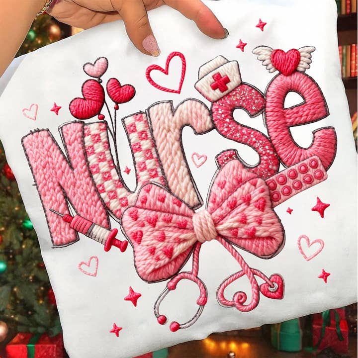 Faux Fil Crochet Saint-Valentin T-shirt, Pull Infirmière Coquette pour la vente par DLT Ecommerce