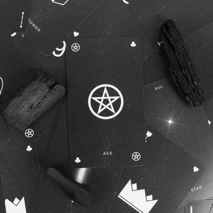 SPACE DELIRIUM - Wholesale Tarot Cards - STARDUST MINIMALIST TAROT