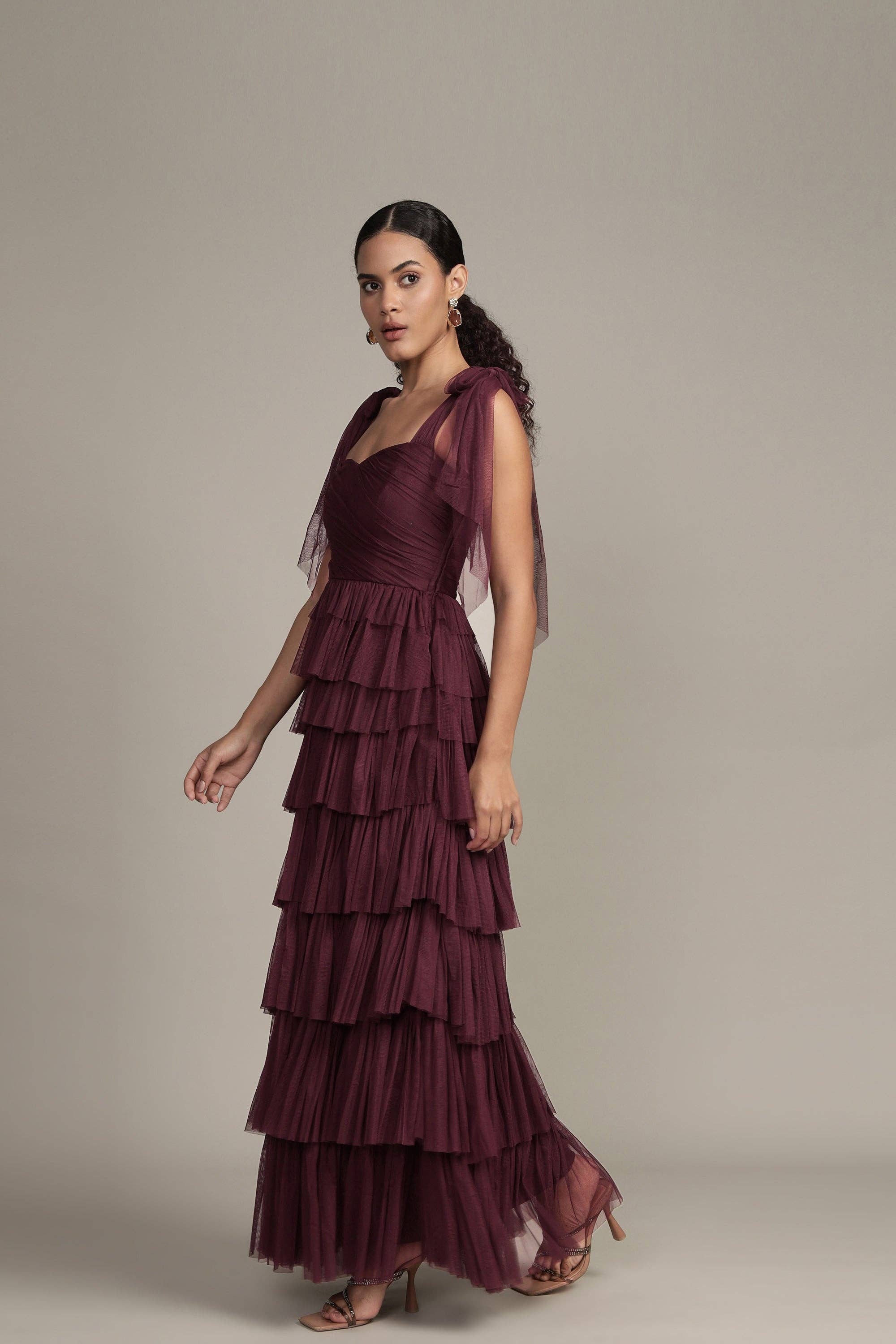 Ciruela Vestido Maxi de Tul Ophelia con Detalle de Lazo en Ciruela de venta al por mayor en Faire5