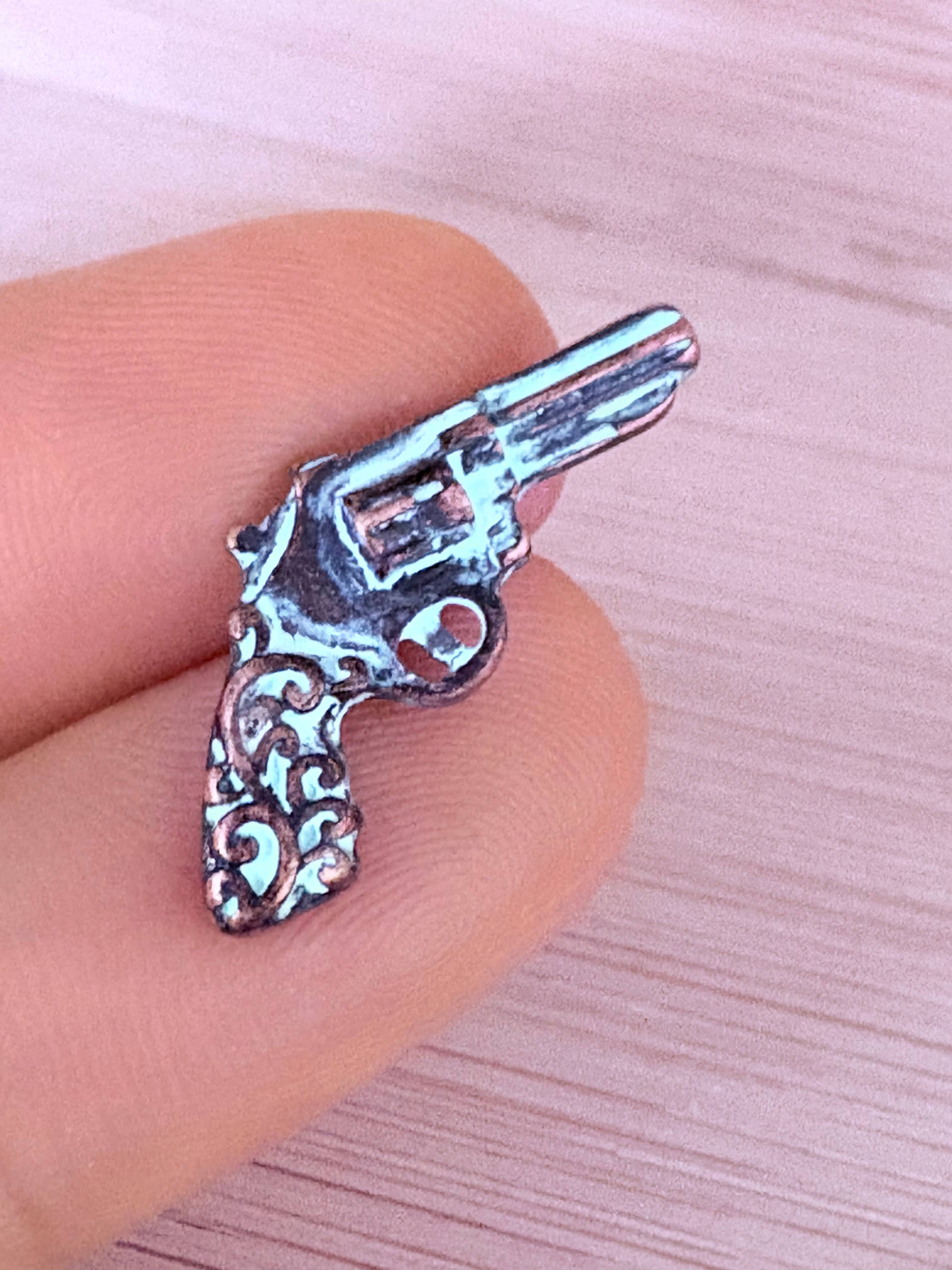 0011 PREMIERE – wholesale Solitärörhängen – FR3015 Patina Filigran Västerländsk Pistol, Pistolsörhängen1