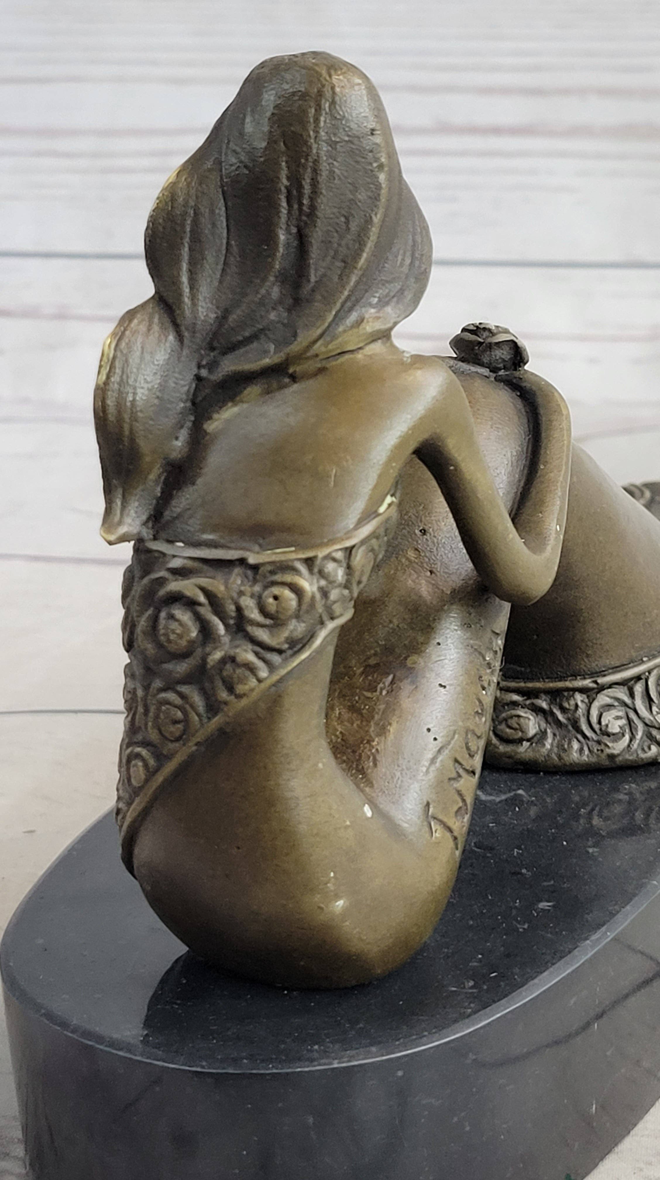 Bronzhaus - Venta al por mayor Escultura - Joven Mujer en Falda Floral Efecto Sirena Estatua de Bronce Escultura Figura sobre Base de Mármol7