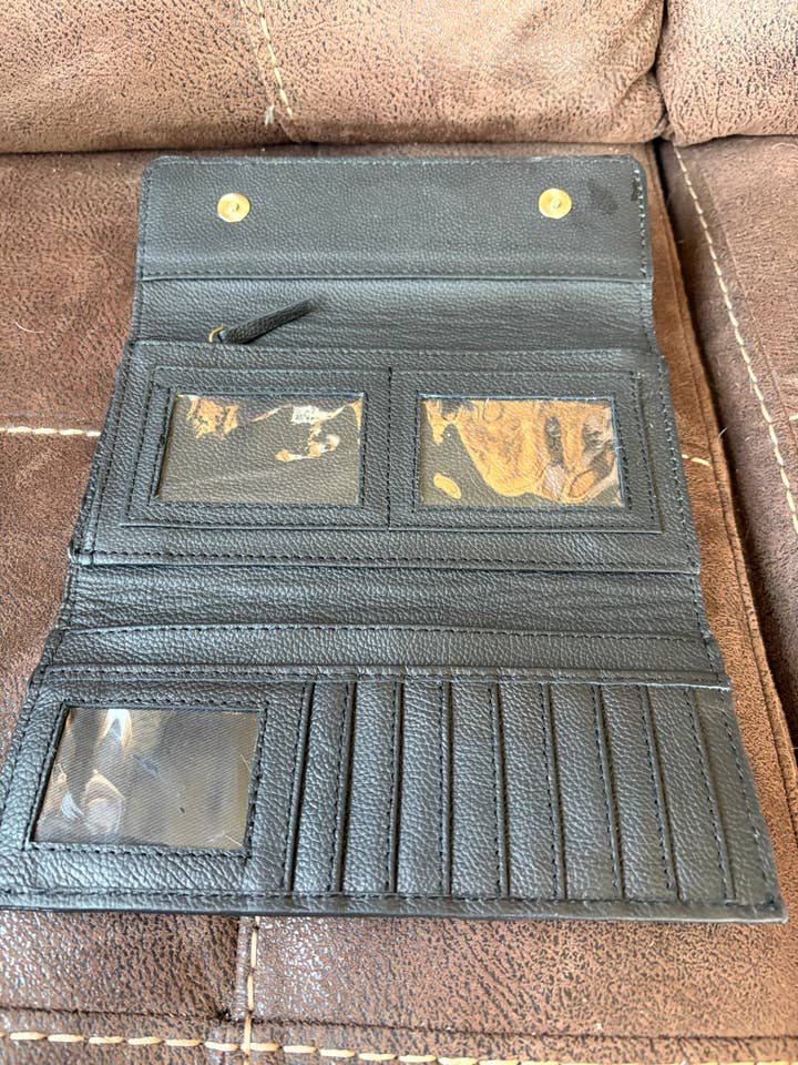 Leather wallet for wholesale by The Runnin Iron