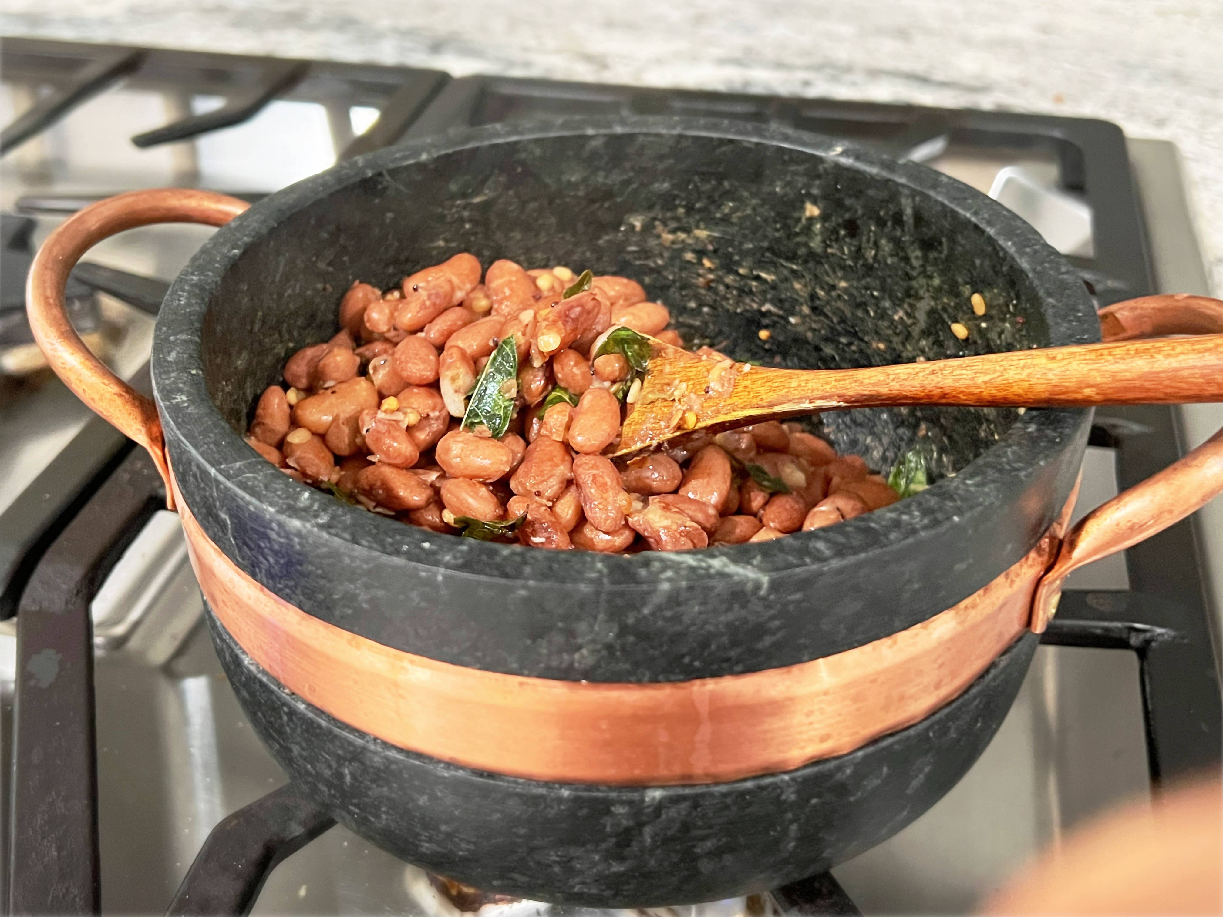 Seasonal Home Needs Soapstone Cookwares - Wholesale Cookware Set - Soapstone Cooking Pot 1.5 Liters7