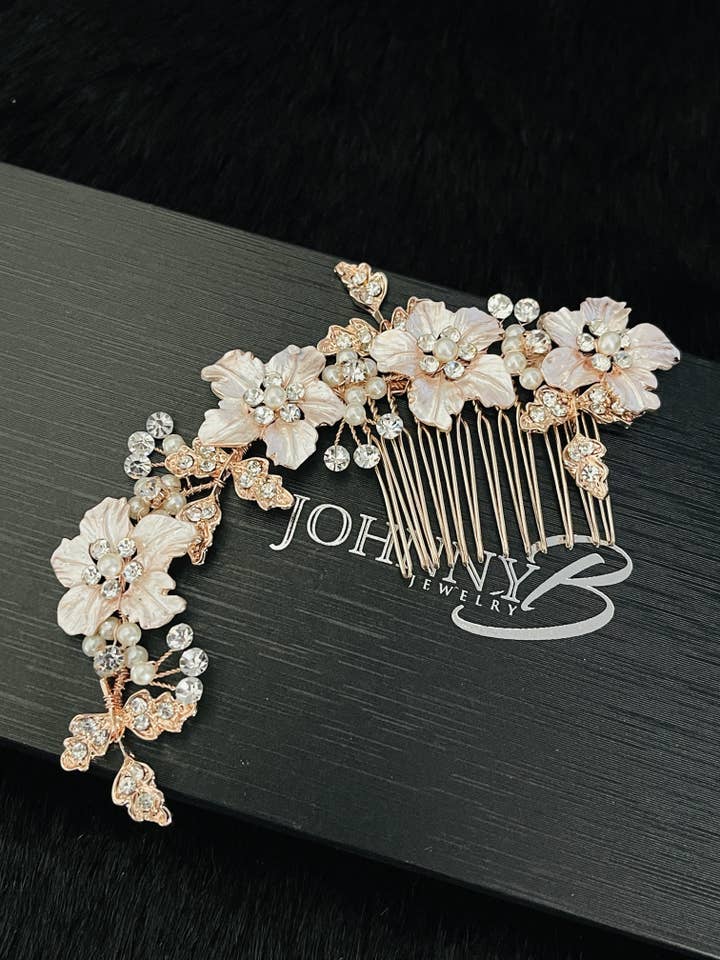 ZELENA — stora blommor med strass lämnar hår kam i Rose Gold för wholesale av JohnnyB Jewelry
