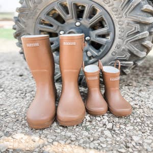 Purchase Wholesale muck boots. Free Returns & Net 60 Terms on Faire