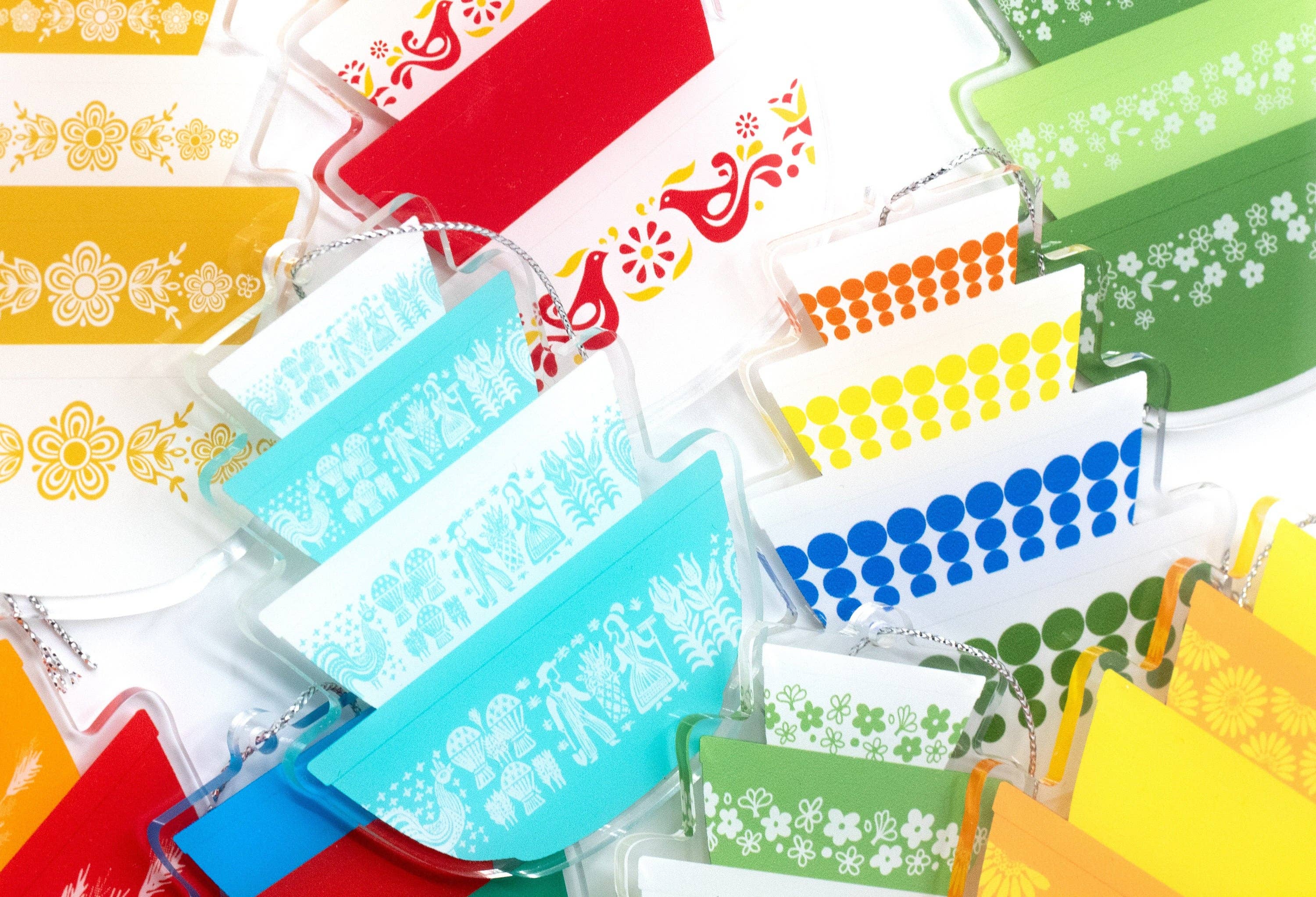 Twinkltoast - Wholesale Ornament Set - Pyrex-Inspired Ornament Double-Sided Acrylic Retro Christmas3