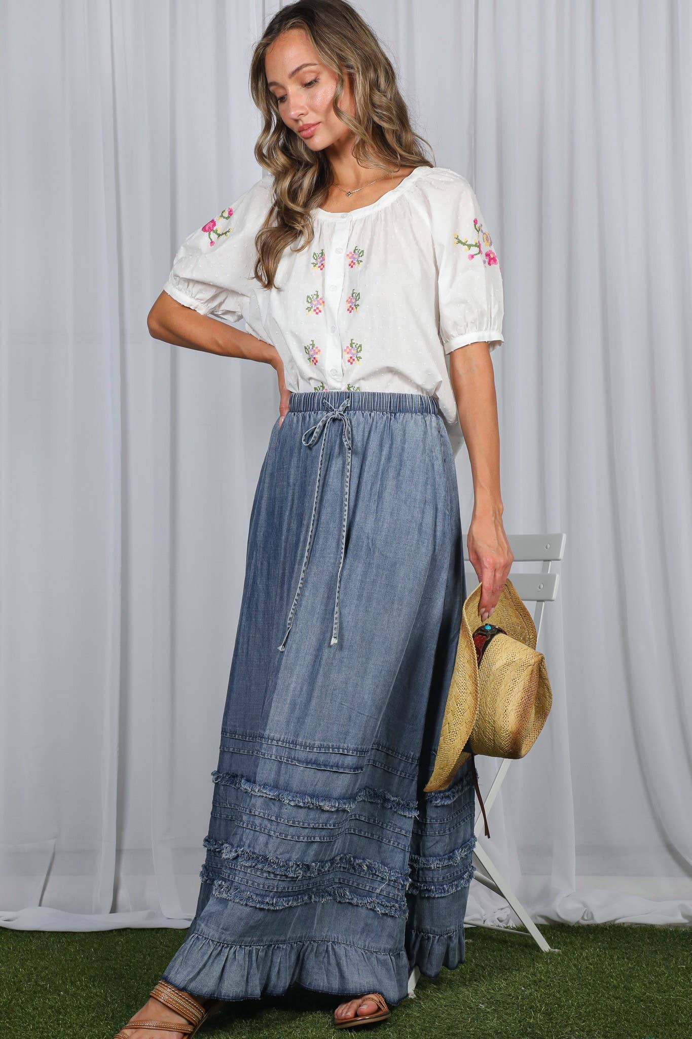 Vine & Love - Wholesale Skirt - Women's - Ruffle Frayed Hem Chambray Casual Western Maxi Skirt VS8315115