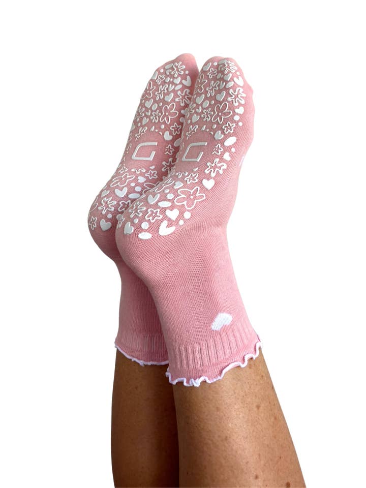 GSOXS - Wholesale Socks – Women's - 'Hot Mums Do Pilates' Frill Crew Grip Socks 2