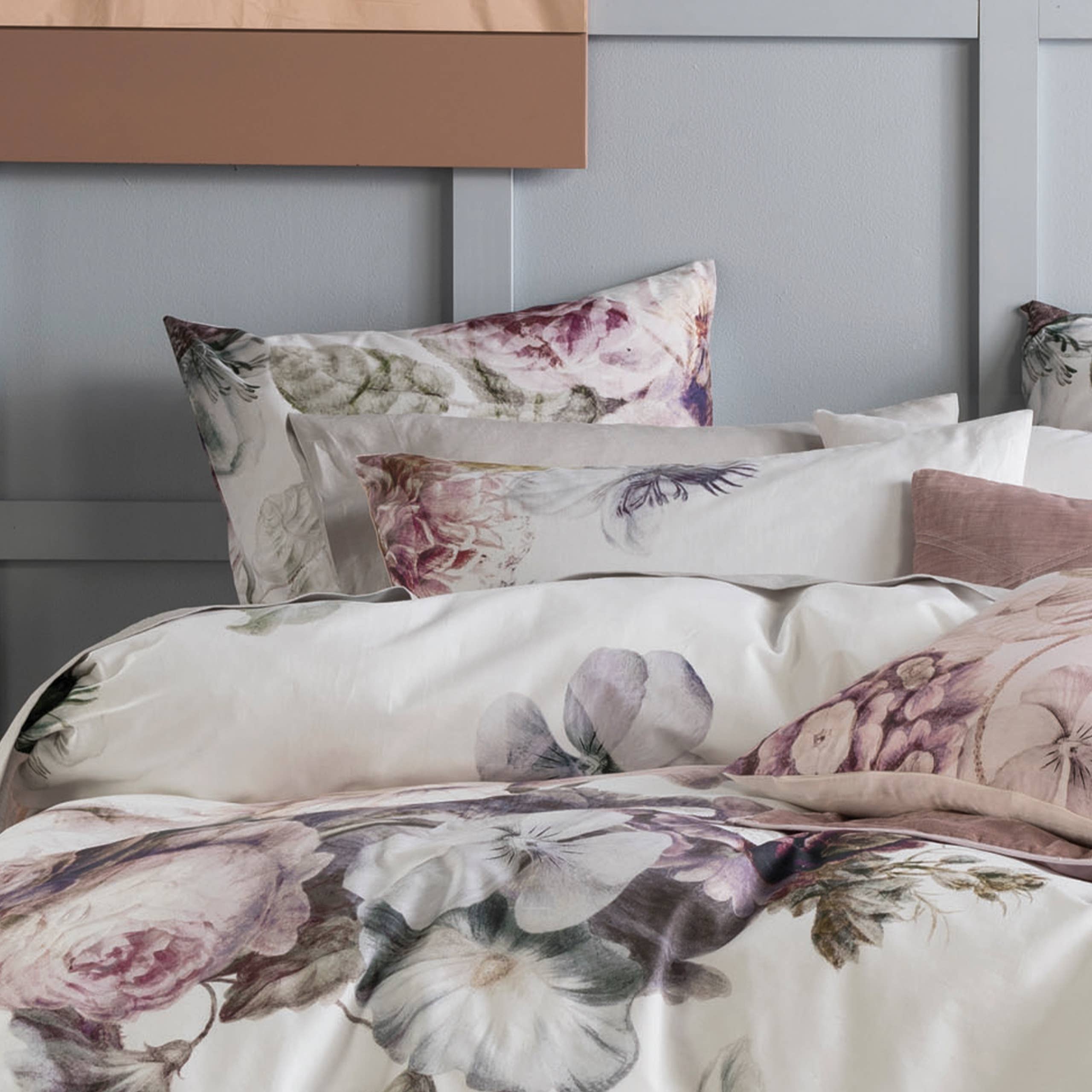 Ellaria Botanical Duvet Cover Set White/Pale Rose for wholesale on Faire1