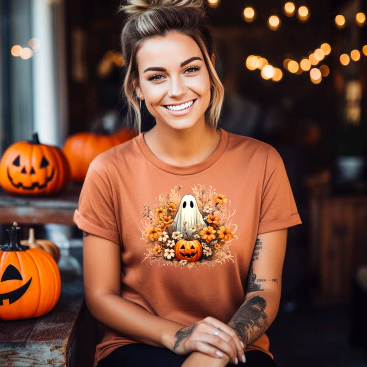 Camiseta gráfica de flores silvestres de Gary el Fantasma para venta al por mayor de Tiny Sparrow Designs