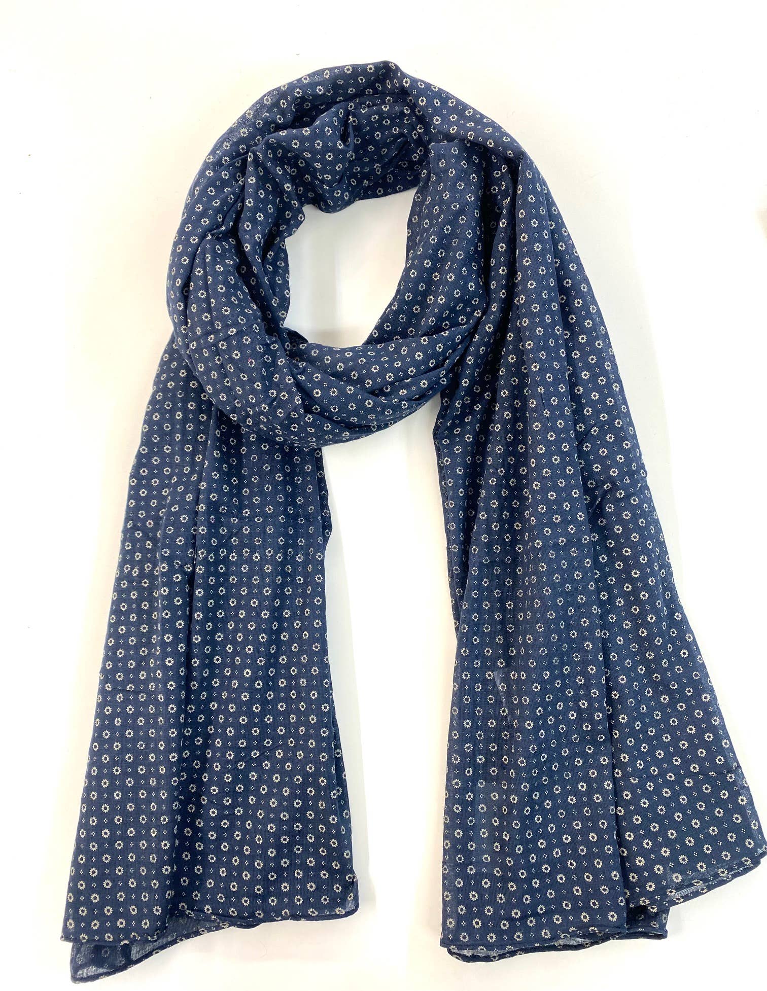 Maison Unik Accessoires – wholesale Scarf – Men’s – Men's Cotton Scarf - Timeless Elegance3