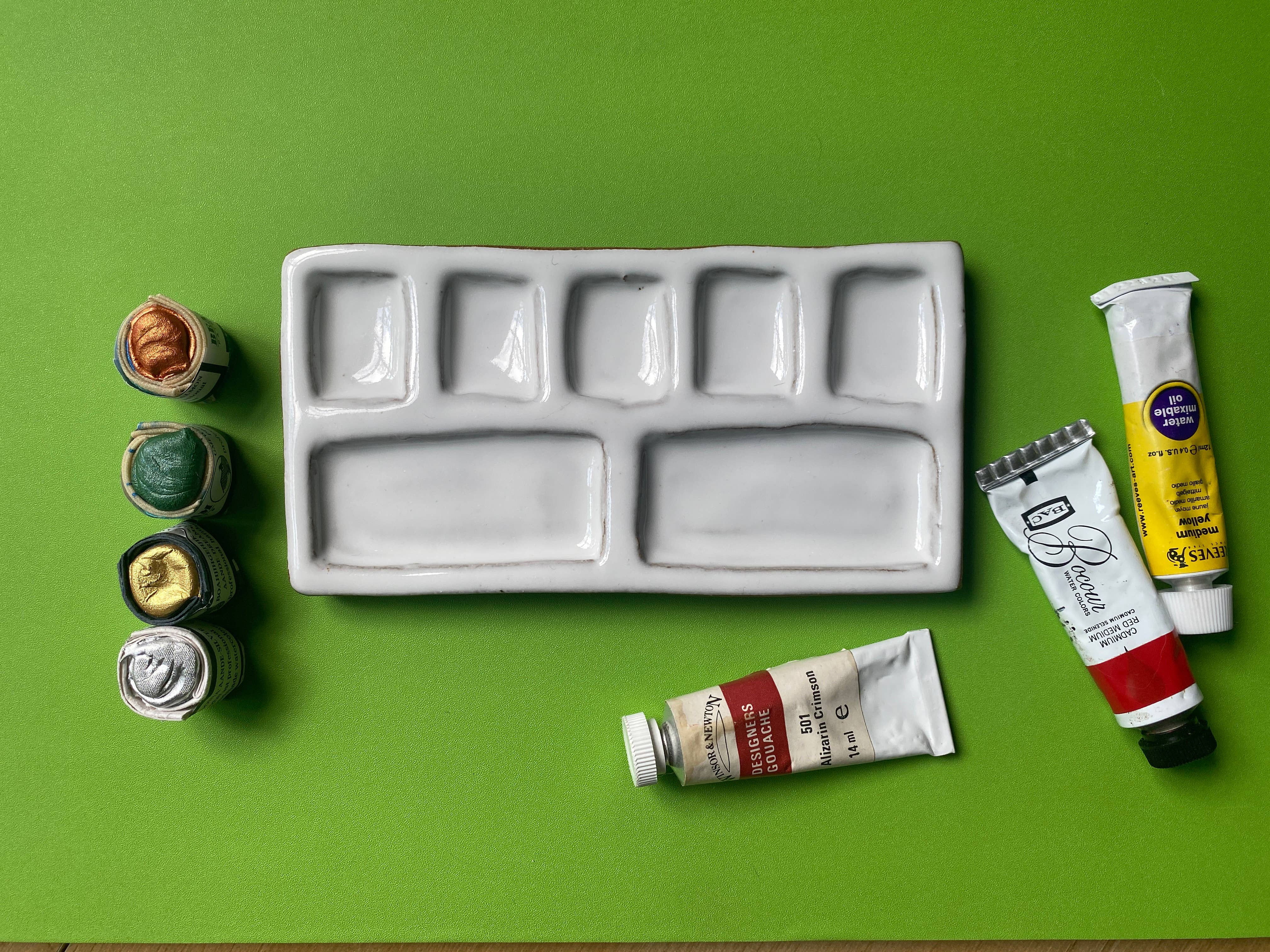 Busy Hands Studio - Wholesale Palette/Mixing Tray - 7-Pan Ceramic Artist Paint Palette - Watercolor Supplies1