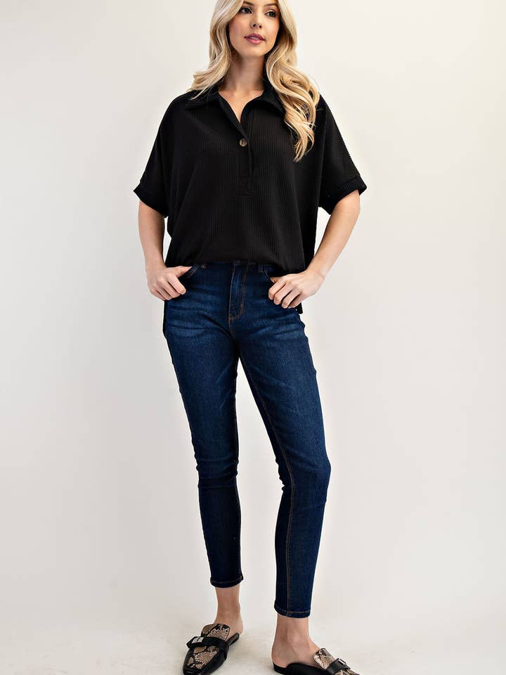 Celeste Clothing - Vendita all'ingrosso Top in maglia - Donna - TOP A COSTE TAGLIA FORTE CON COLLETTO E MANICHE CORTE - CT2391342