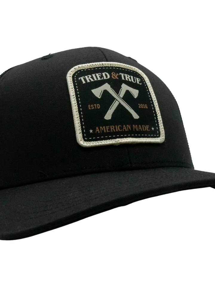 Axe Cross Patch Trucker Hat - Kun 10 USD! for engroshandel hos Tried and True