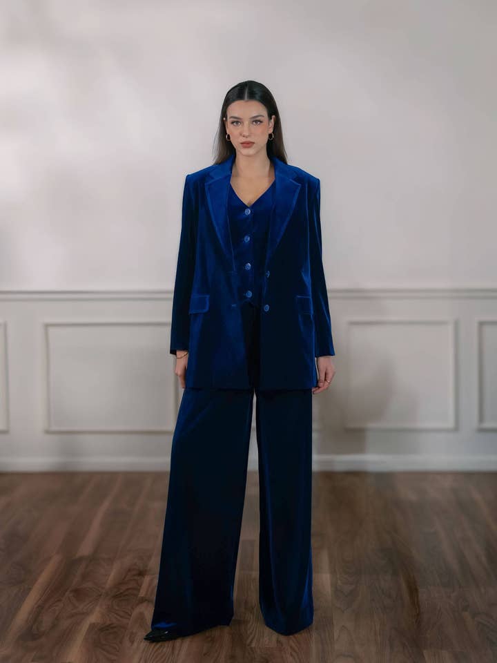 Blazer bleu majestueux surdimensionné pour la vente par Atelier de La Hang