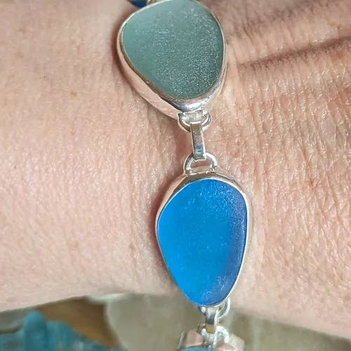 Armband aus Seeglas mit 5 Steinen für den Großhandel von Designs By Evon