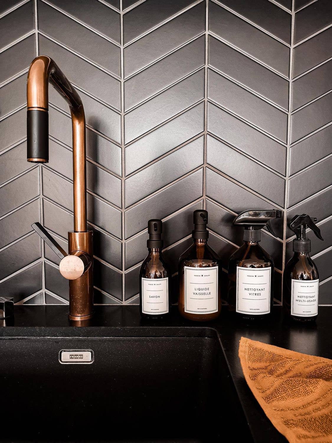 Les Flacons de l’Apothicaire - Wholesale Sprayfles - Multi-inzetbare reiniger in amberkleurige fles1