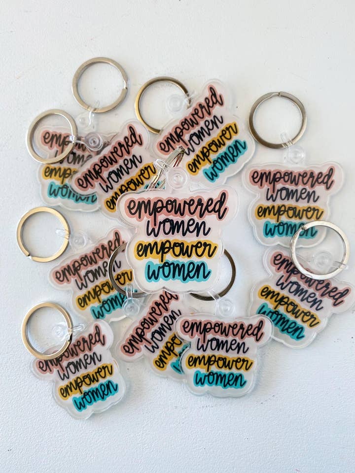 Empowered Women Empower sleutelhanger voor vrouwen voor wholesale door Gorka & Co