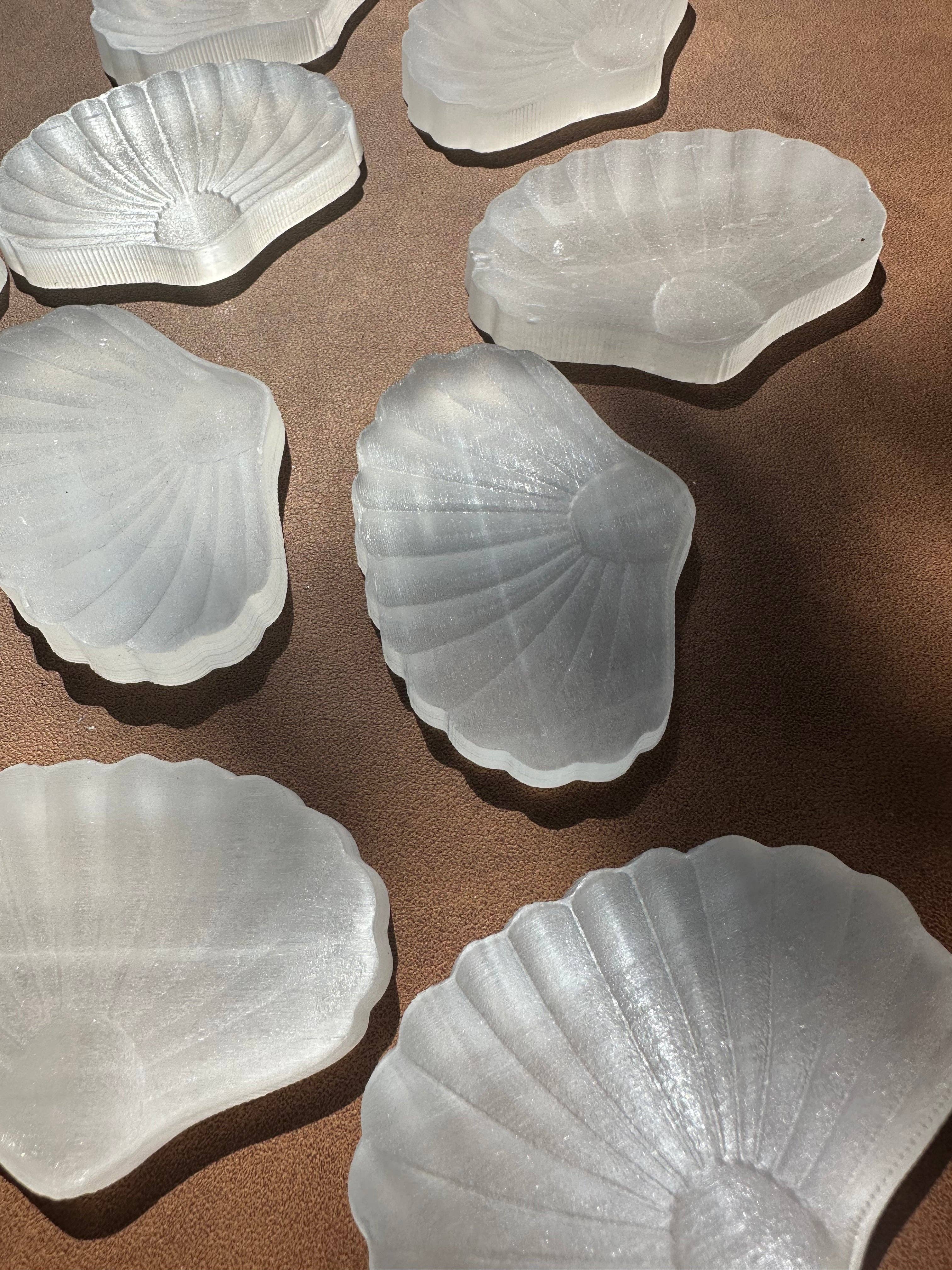 Moon Rituals – wholesale Spiritual stone/crystal – Natural Selenite Shell 6-7cm - Healing Crystal for Energy Cleansing, Peace & Spiritual Growth, christmas crystal gift2