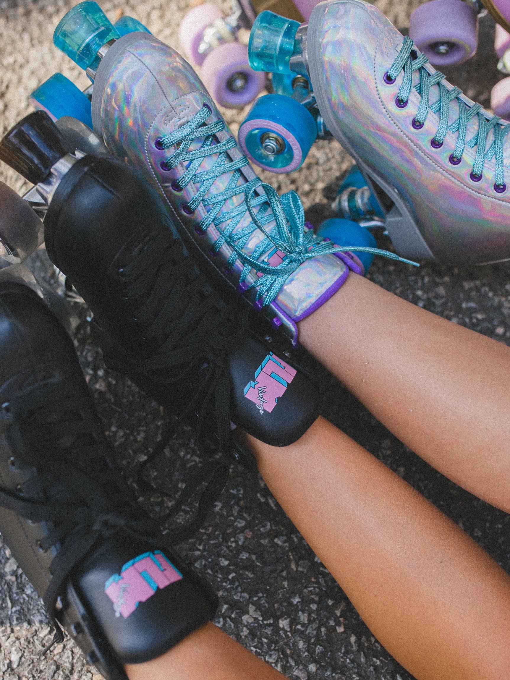 Flamingueo - Wholesale Sporting Accessories - Skates 4 Wheels Holographic 5