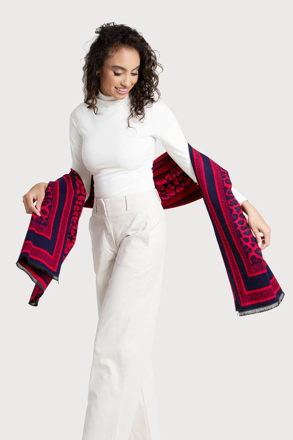 SAACHI - Wholesale Scarf - Women's - Reversible Leopard Pattern Scarf4