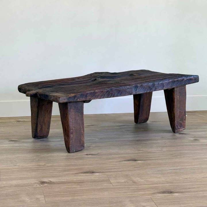 Tavolino da caffè Naga per la vendita all'ingrosso da parte di Project Kalaa