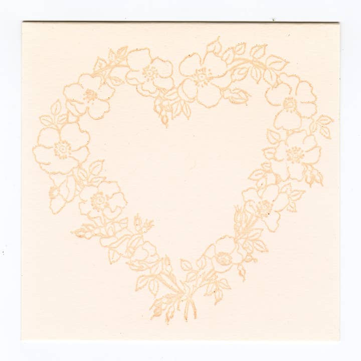 Couronne en forme de cœur en forme de rose • Carte d'amour en typographie minérale • Carré pour la vente par Justina Freel
