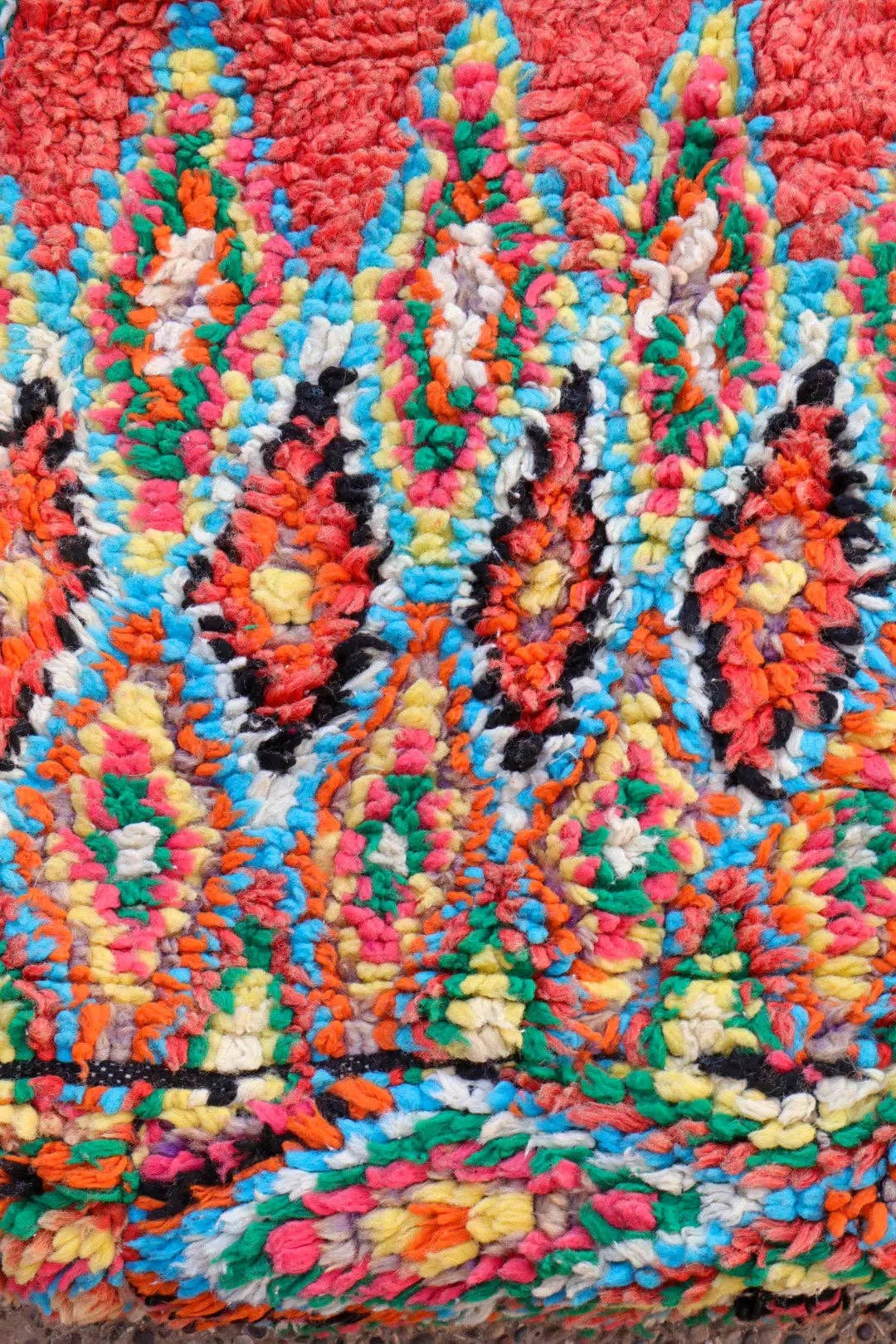 Néda - Wholesale Pouf - Colorful Berber Pouf Azilal Coral Multicolor4