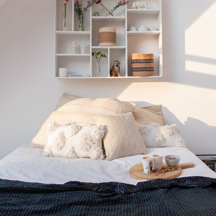 Crafts by Solid - Wholesale Throw Pillow Cover - Handmade Off White Silk Sari Cushion Covers - S 45 * 45 cm4