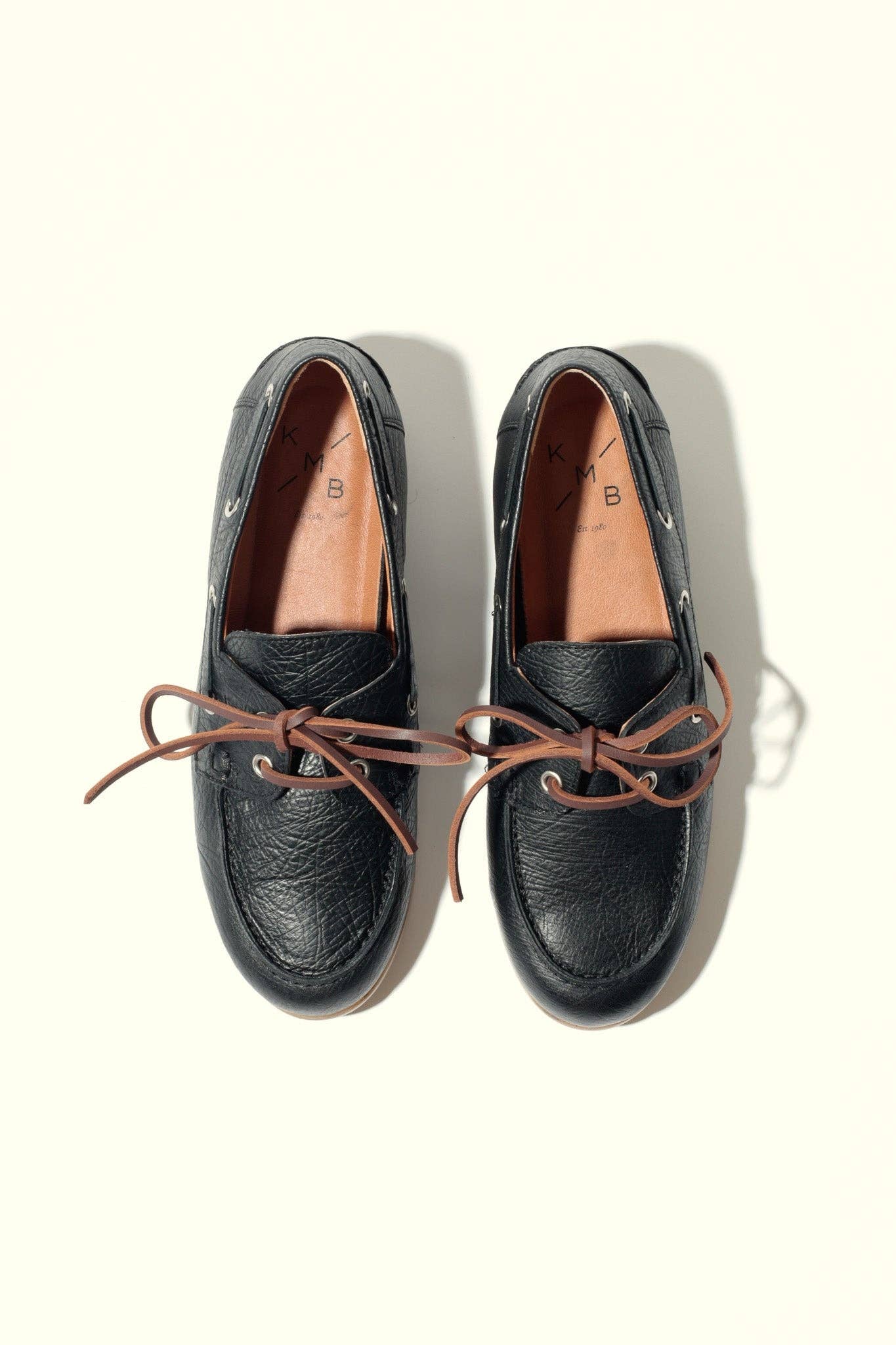 KMB Shoes - Venta al por mayor Zapatos náuticos - Mujer - KAI BLACK – Zapatos náuticos de cuero1