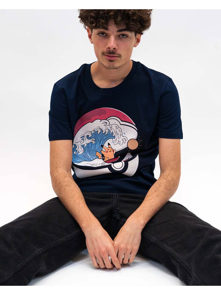 Marina Militare T-shirt Pokemon Wave - Simpatica maglietta Pikachu in vendita all'ingrosso su Faire