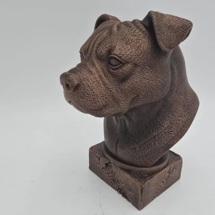 Busto de American Bully com orelhas naturais - estátua de cão; decoração para casa; presente para amante de cães (para ele ou para ela); ornamento pintado à mão por atacado de 3DijkstraFinds
