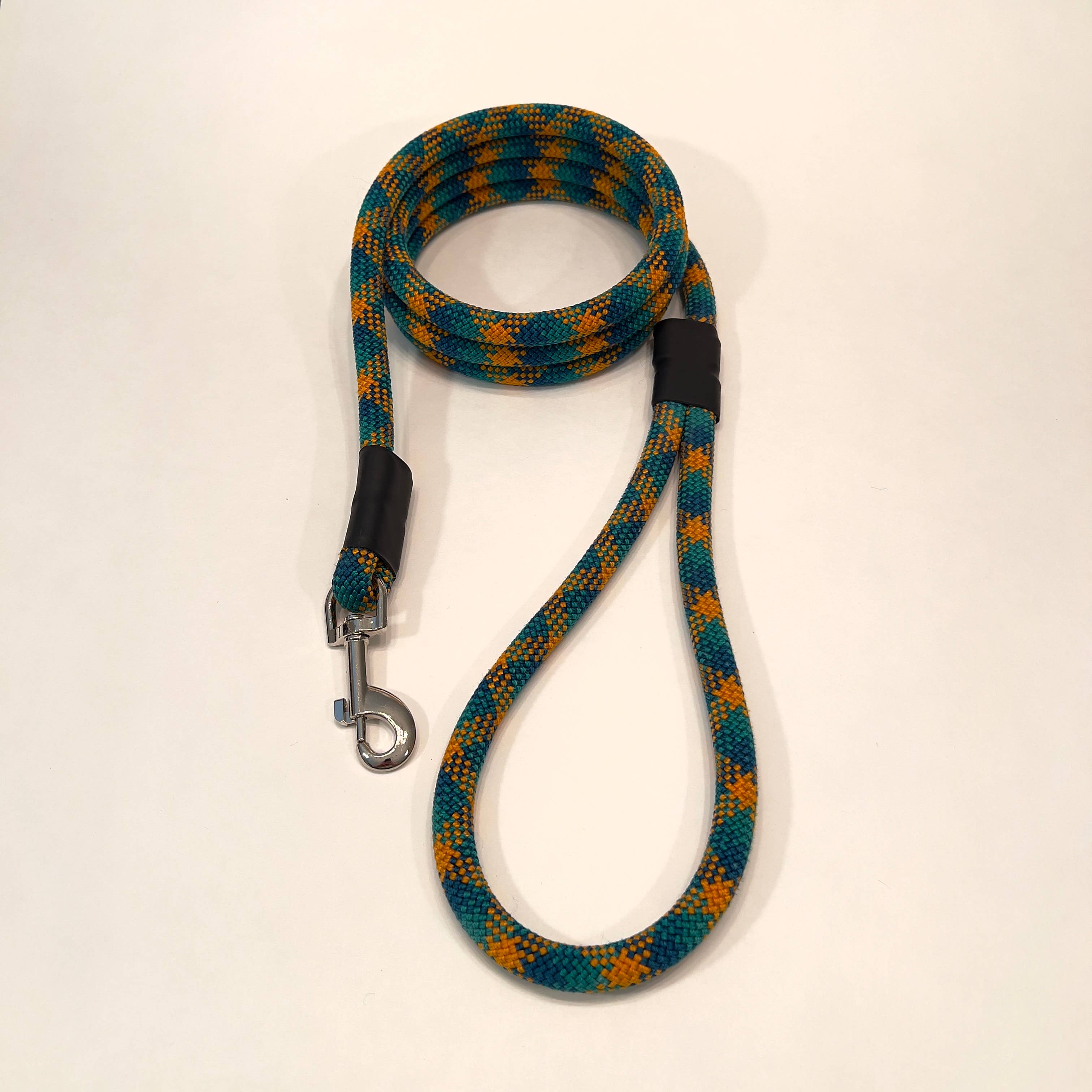 Fitz Outfitters - Wholesale Pet Leash - Dog - Dog leash made from retired climbing rope1