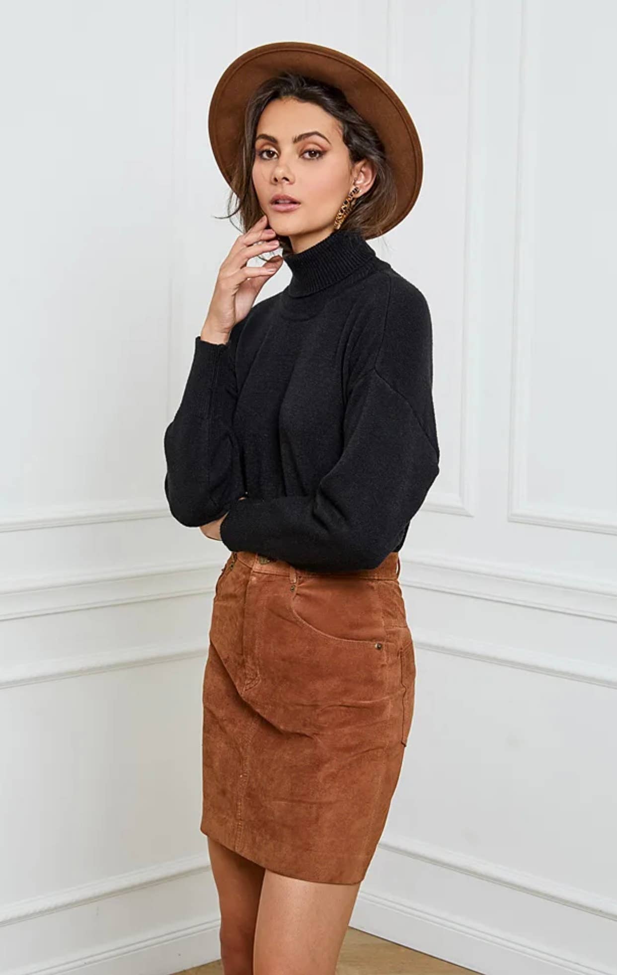 LÉA & LUC – wholesale Knitted jumper – Women′s – Turtleneck sweater with pockets REF. 003064
