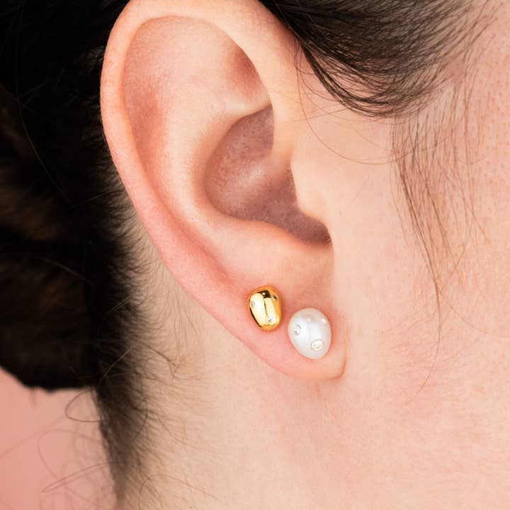Cold Gold - Wholesale Stud/Post Earrings - The Aura Studs: Baroque Pearl and Crystal Gemstone Earrings1