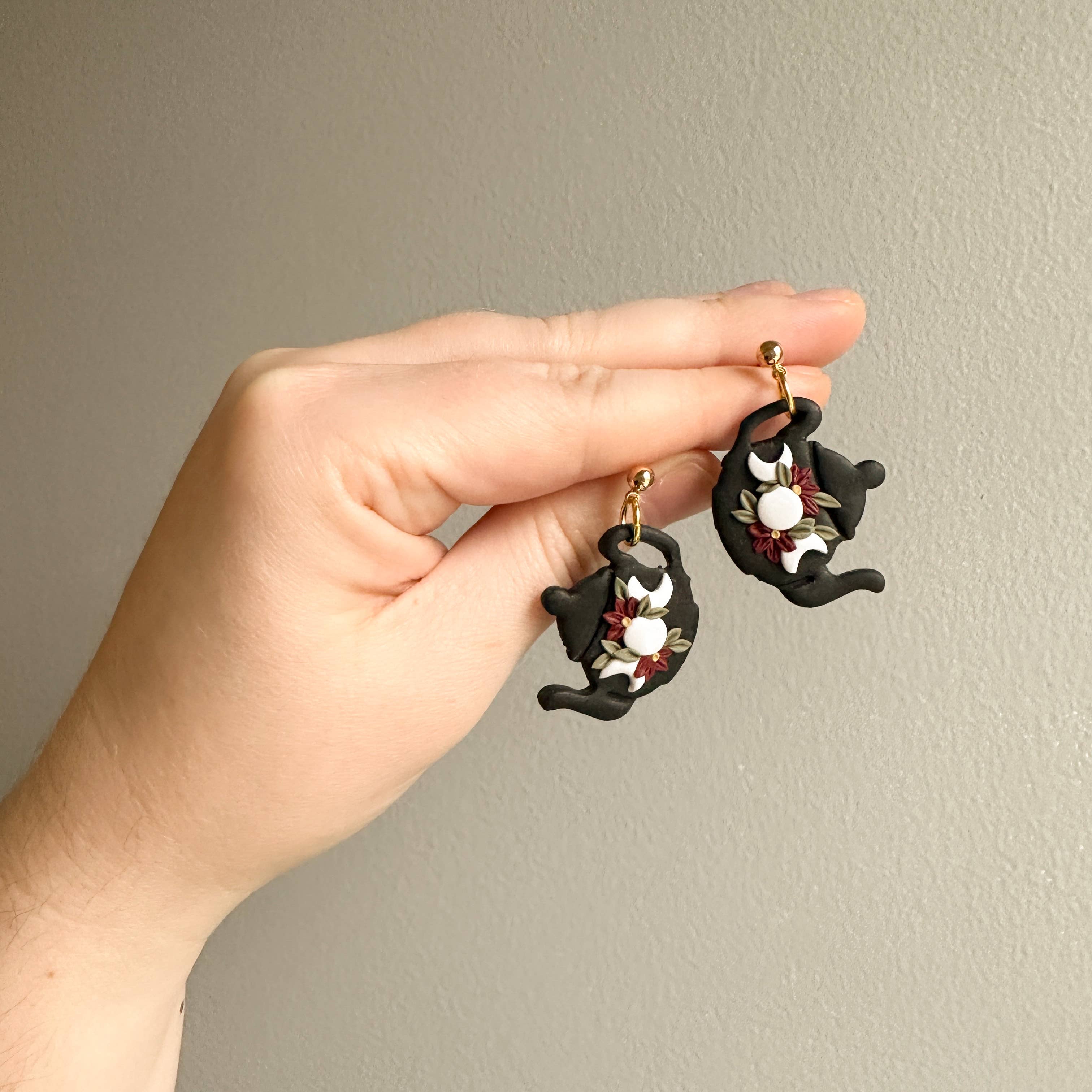 Amber Rae Studio – Großhandel Ohrhänger – Teapot Clay Ohrringe mit Blumenmuster | Teapot Ohrringe mit Blumenmuster5