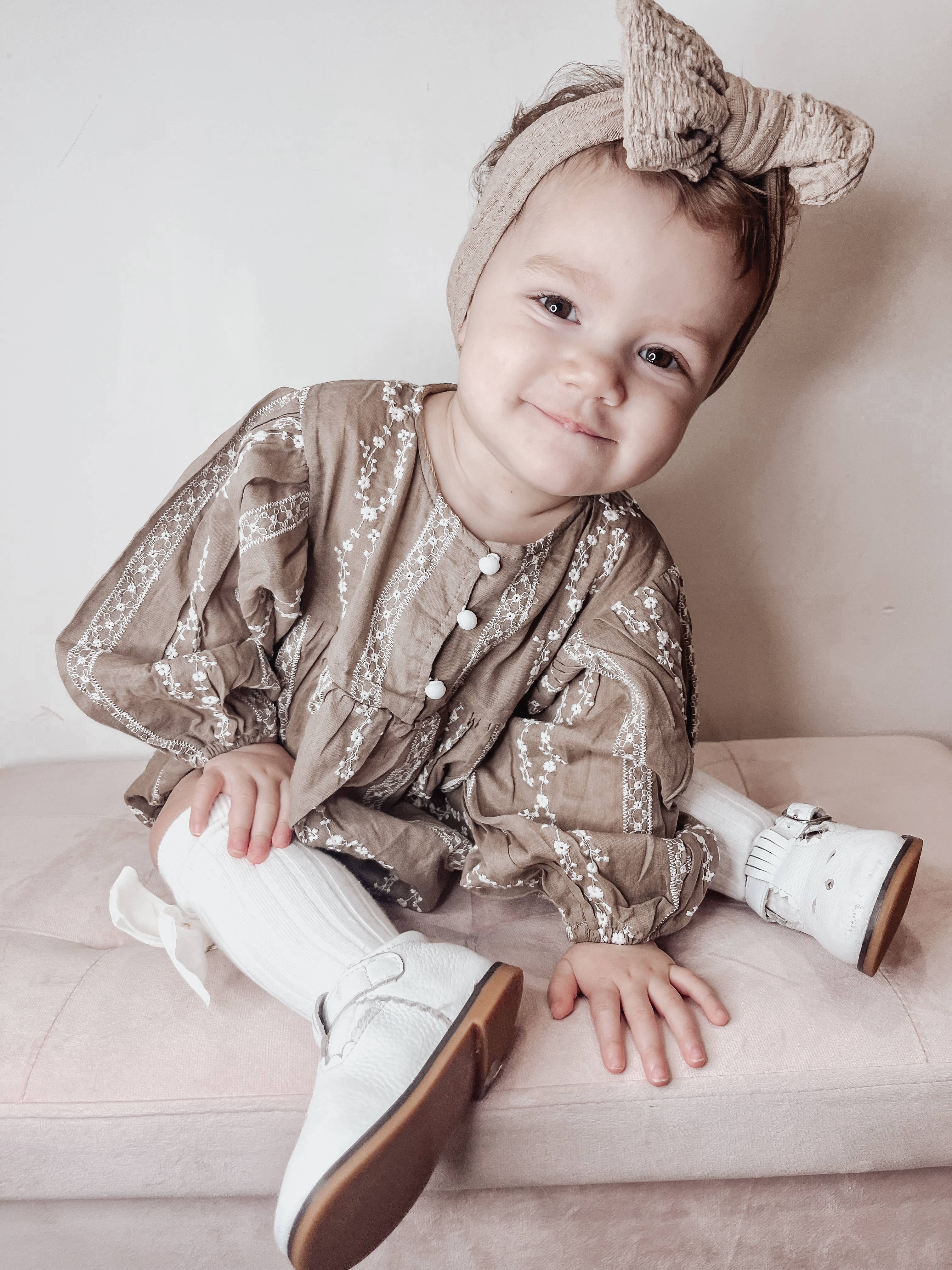 Annie & Charles – wholesale Bodysuit (non-footed) – Baby – Annie & Charles® organic cotton bodysuit with embroidery11