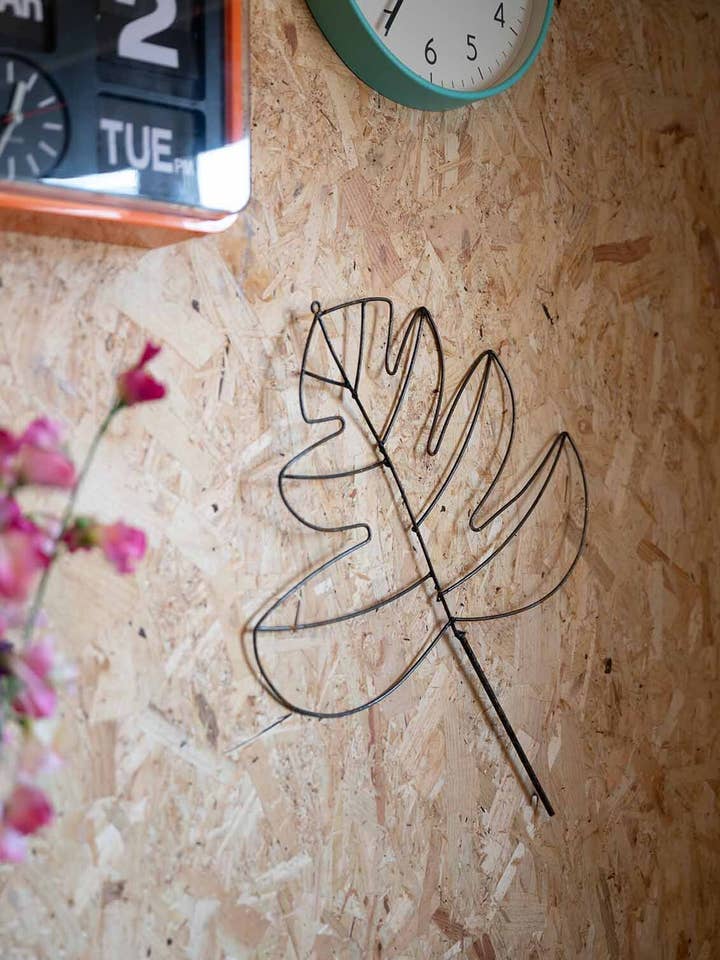 Recycled Metal Garden Artwork - Wire Palm Leaf for wholesale by chi-africa