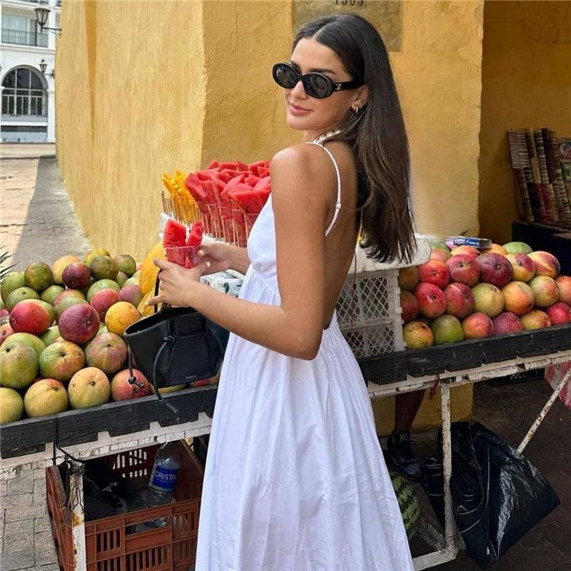 BLANC Robe simple à bretelles en V avec dos nu en vente sur Faire2