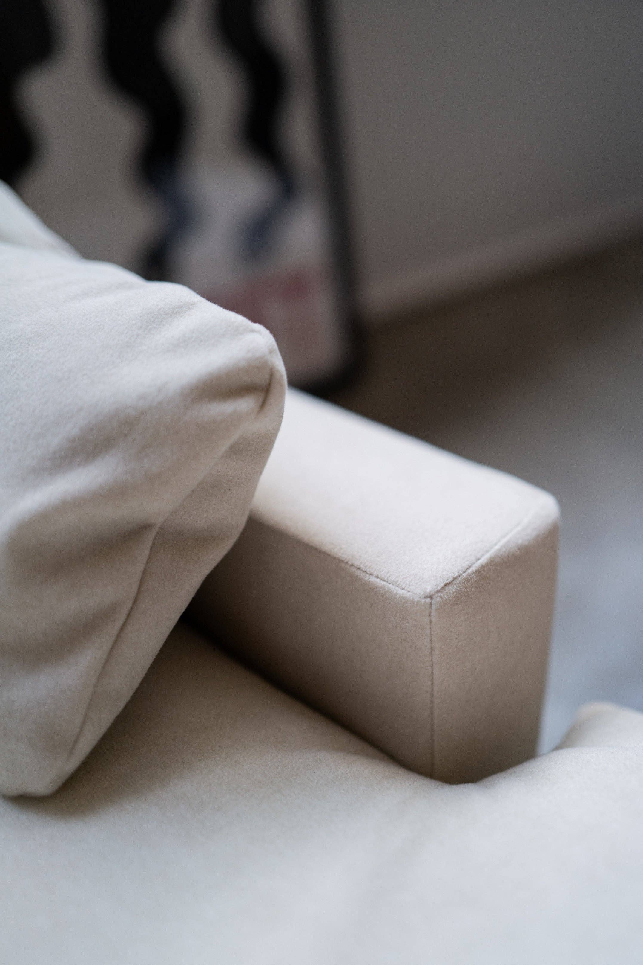 WHISKERHAUS LLC - Wholesale Pet Bed - Cat/Dog - WHISKERHAUS Premium Modern Luxury Cat and Dog Bed - LUXE4