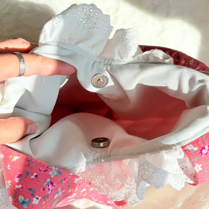 The Bean Workshop - Wholesale Tote Bag - Women's - Romance Reader Red Quilted Heart Tote Bag with Ruffled Lace Trimming7