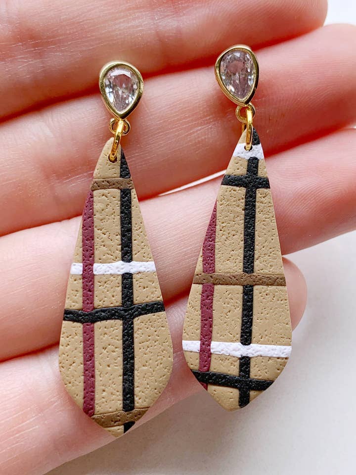 Boucle d'oreille Iris en carreaux pour la vente par Clay By Denae