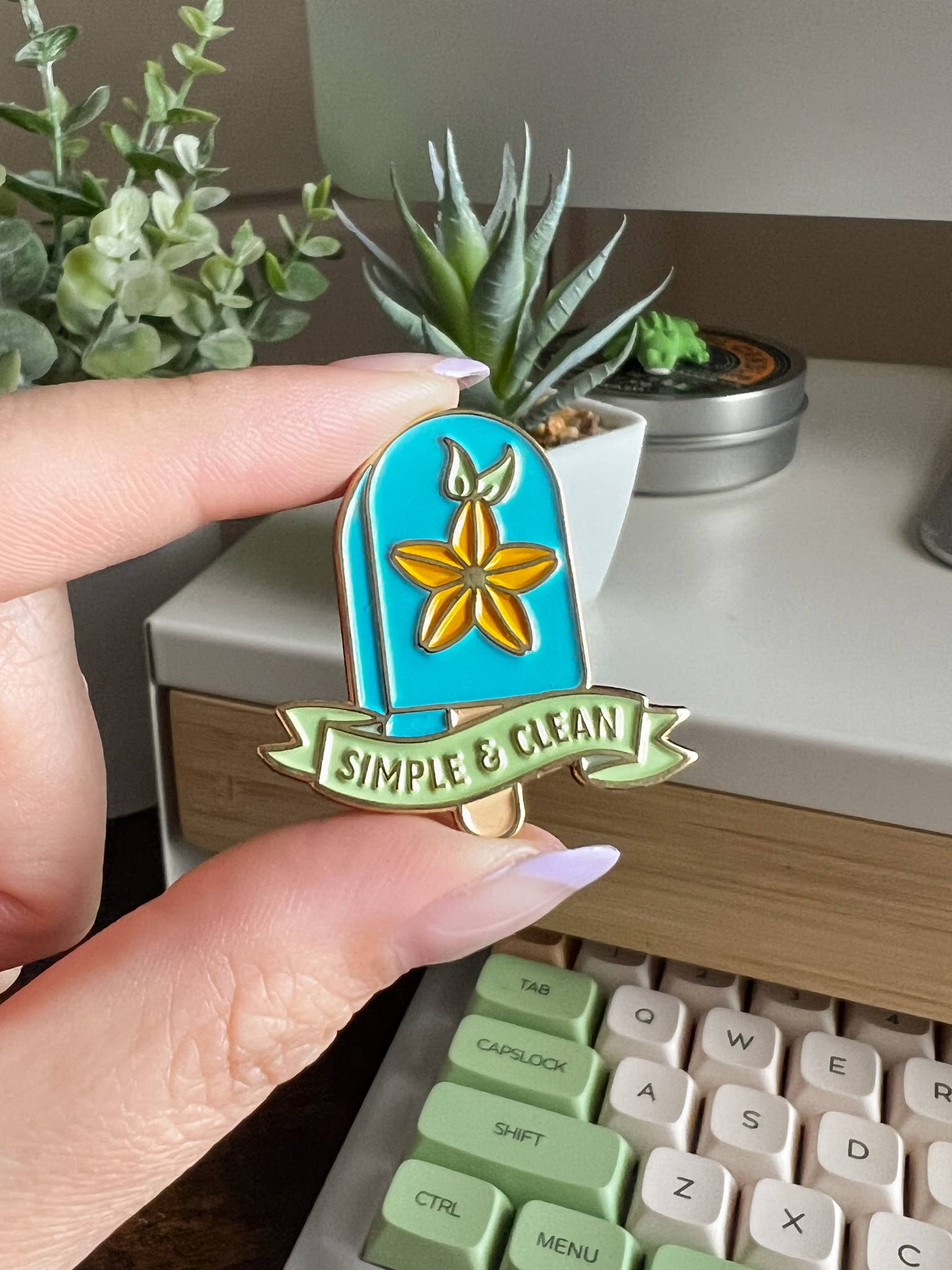 Femme Flora Design - Wholesale Lapel Pin/Button - KH Star Fruit Sea Salt Ice Cream Soft Enamel Pin1