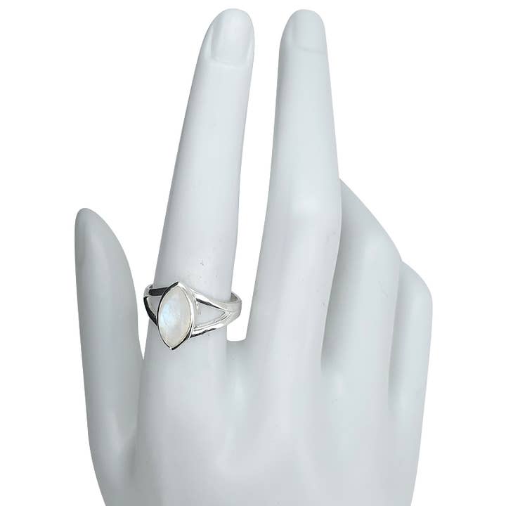 Amberman - Wholesale Single Stone/Solitaire Ring - Moonstone Sterling Silver Ring