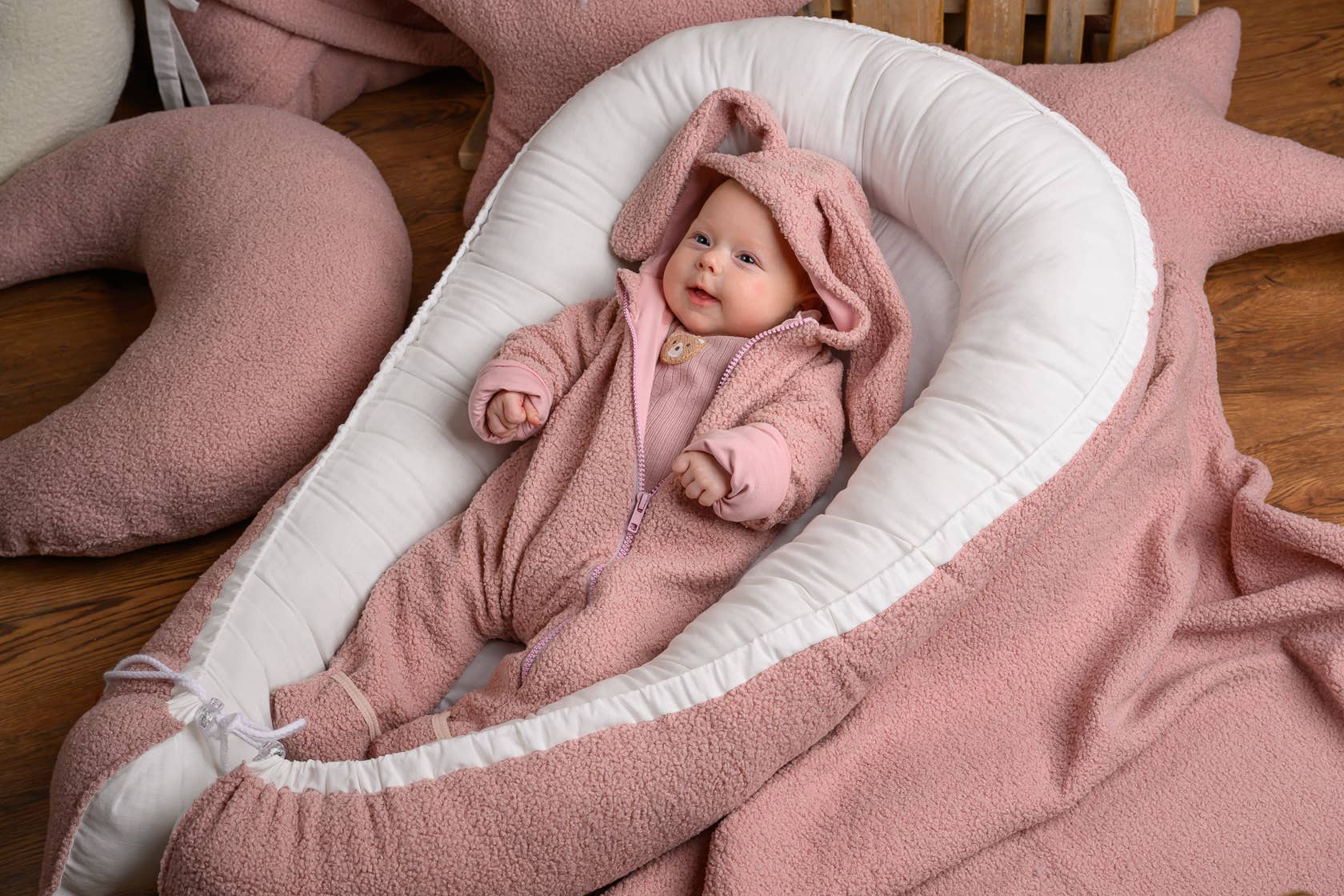 JAMIKS KIDS FASHION Sp. z o.o. Sp.k. - Vendita all'ingrosso Culla - Neonati - Nido per neonati Cocoon SOLAR Boucle rosa4