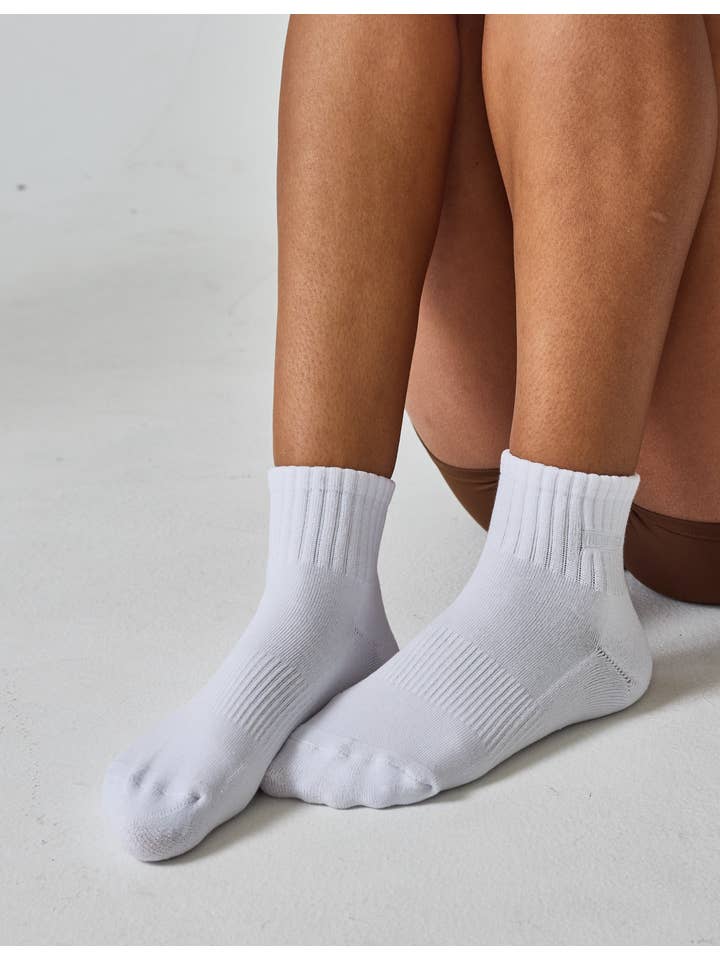 LUCKY HONEY - Wholesale Socks - Unisex - Everyday Cropped Crew White - Unisex