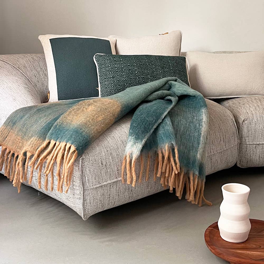 Malagoon – wholesale Throw blanket – Zapotec soft green recycled throw2
